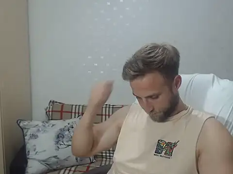 Snapshot of BlondEagleMuscle chatting on 18, 6, 2026 BlondEagleMuscle online show from 18, 6, 2026