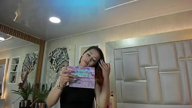 ZoeTaylorl online show from 7, 5, 2026