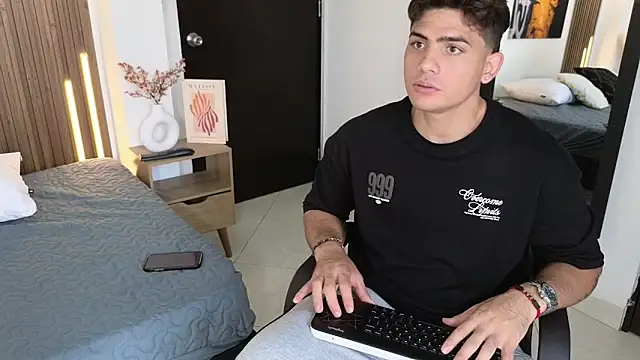 MrAdonis  online show from 25, 3, 2026