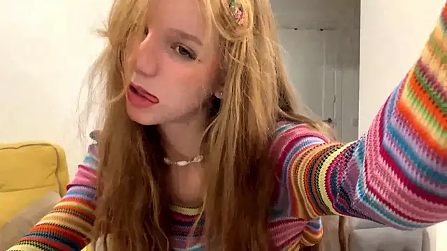 Kissme Kira online show from 8, 5, 2026