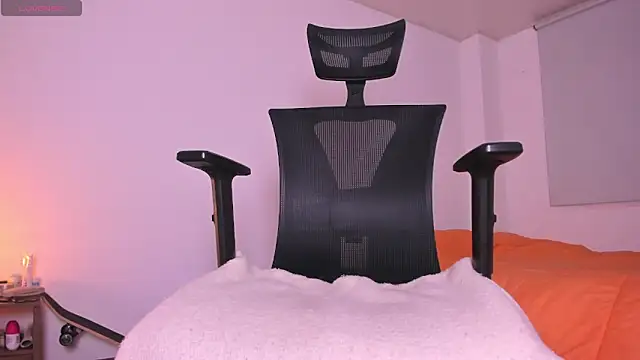 Snapshot of tall_sweetie chatting on 5, 4, 2026 tall sweetie online show from 5, 4, 2026