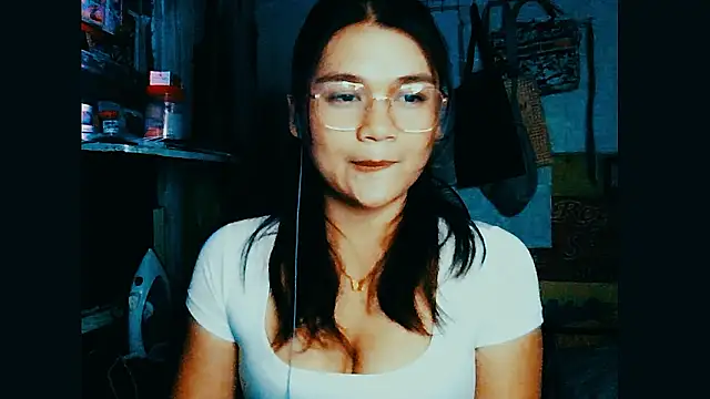 Snapshot of AniaFowler chatting on 10, 3, 2026 AniaFowler online show from 10, 3, 2026