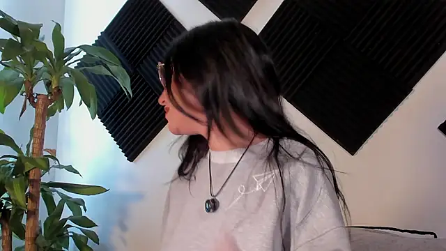 Emily Rousess online show from 15, 3, 2026