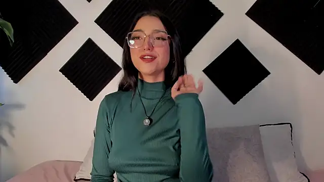 Emily Rousess online show from 23, 3, 2026