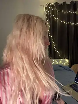 EllaCharm  online show from 14, 3, 2026