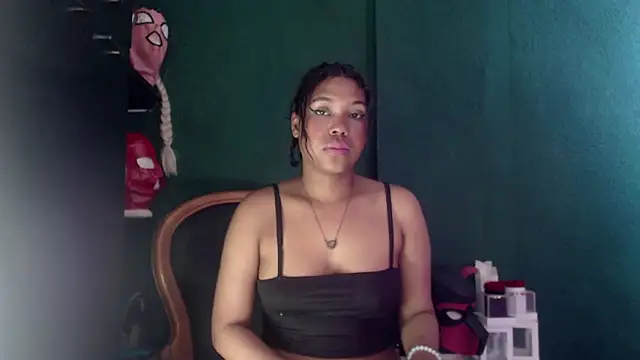 AntonelaVargas online show from 10, 5, 2026