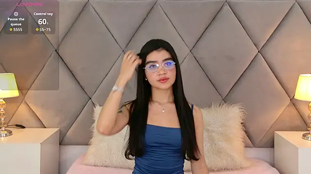 OliviaDiaz online show from 23, 4, 2026