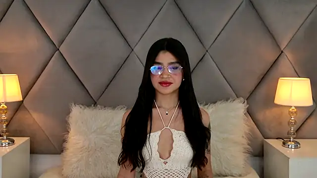 OliviaDiaz online show from 13, 6, 2026