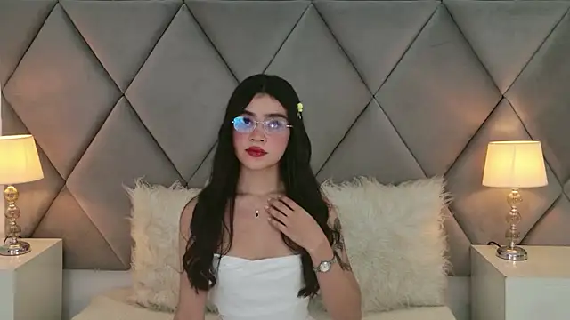 OliviaDiaz online show from 18, 6, 2026
