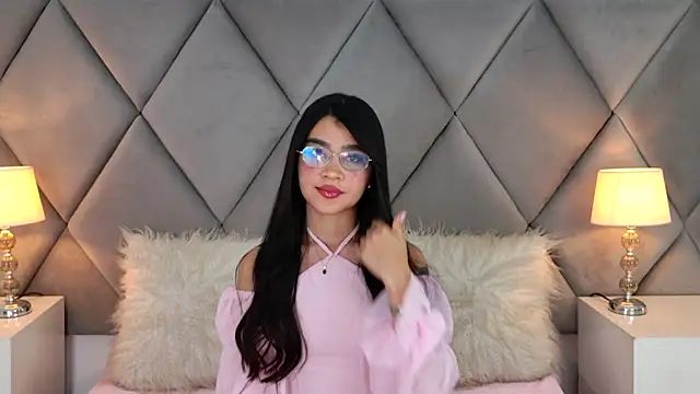 OliviaDiaz online show from 21, 6, 2026