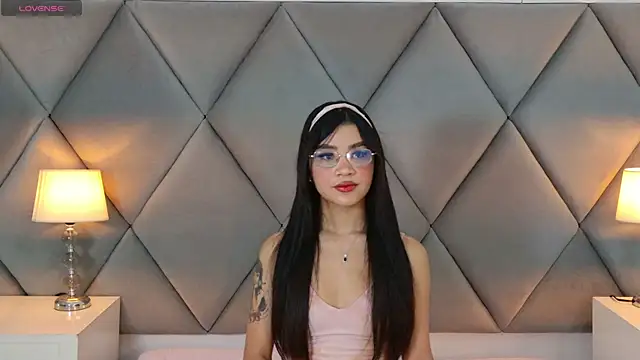 OliviaDiaz online show from 4, 7, 2026