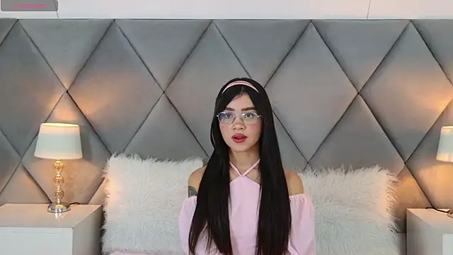 OliviaDiaz online show from 6, 7, 2026