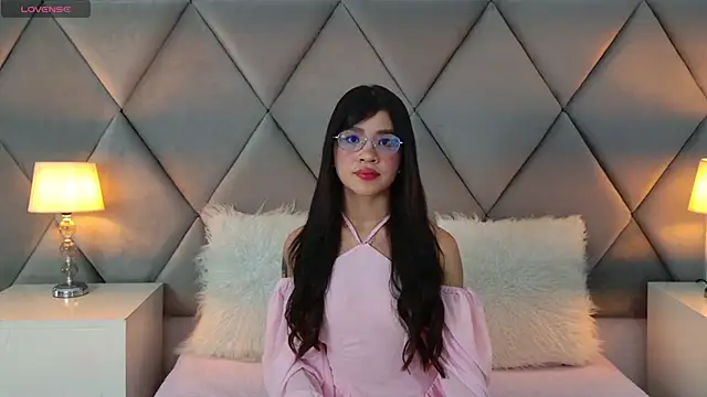 OliviaDiaz online show from 26, 7, 2026