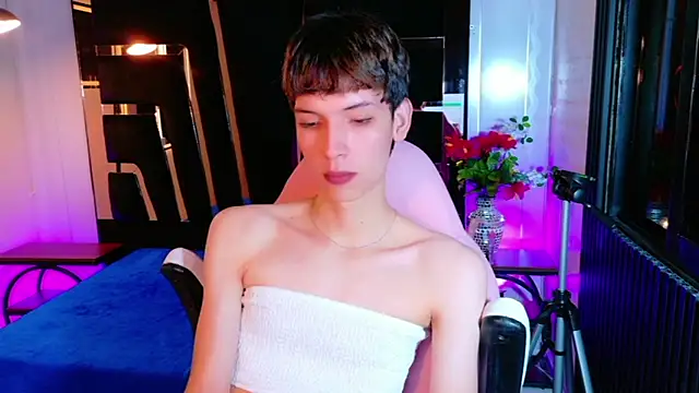 Stefany PiInk online show from 4, 5, 2026