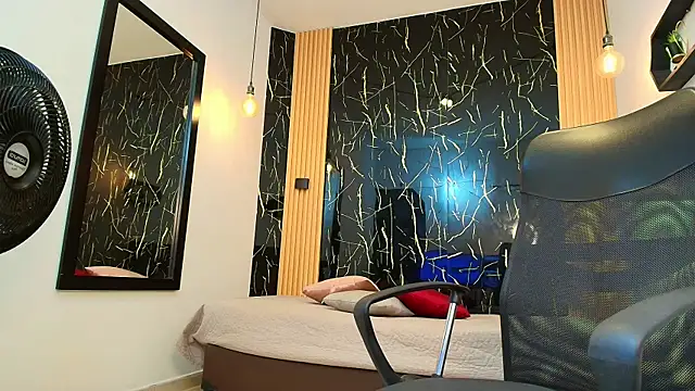 ValeriHot 1 online show from 13, 5, 2026