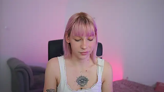 NadiaTiger18 online show from 19, 3, 2026