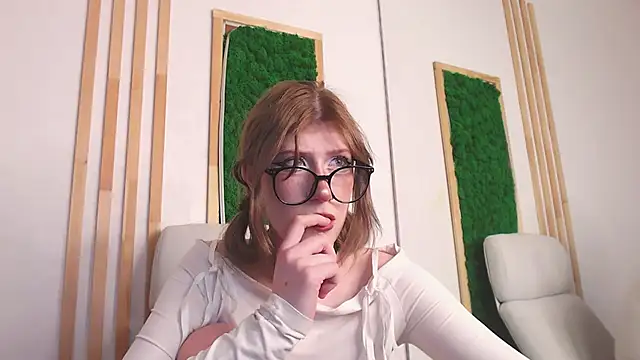 Elvessa Aura online show from 12, 3, 2026