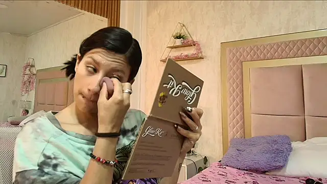 Madii  online show from 13, 4, 2026