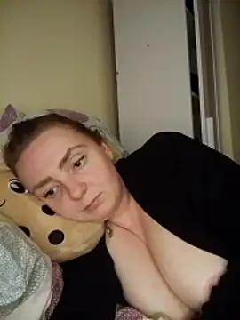 Snapshot of Bella-Monroe chatting on 19, 4, 2026 Bella-Monroe online show from 19, 4, 2026