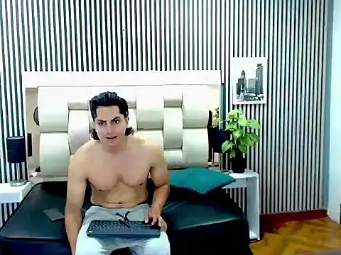 Alex Wolft online show from 9, 5, 2026