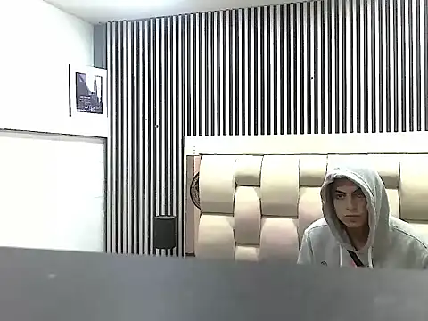 Alex Wolft online show from 13, 5, 2026