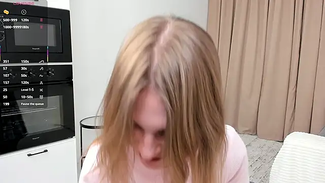 Snapshot of ErinnPieloch chatting on 25, 3, 2026 ErinnPieloch online show from 25, 3, 2026