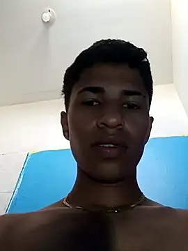 Snapshot of Enzolux chatting on 8, 3, 2026 Enzolux online show from 8, 3, 2026