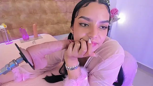 ariana morelly online show from 28, 5, 2026