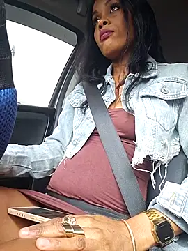 PrettyLeeLee online show from 23, 3, 2026