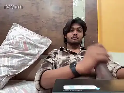 seducing boi online show from 24, 3, 2026