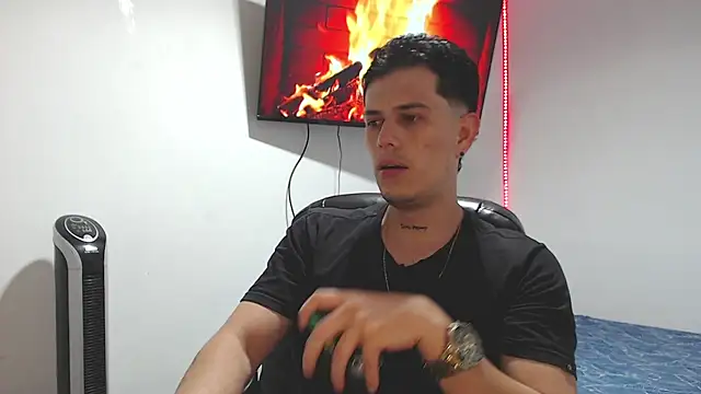 Snapshot of JUAN_CAMILOXXX chatting on 3, 4, 2026 JUAN CAMILOXXX online show from 3, 4, 2026