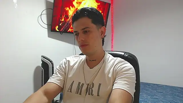 Snapshot of JUAN_CAMILOXXX chatting on 10, 4, 2026 JUAN CAMILOXXX online show from 10, 4, 2026