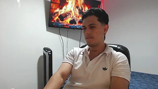 Snapshot of JUAN_CAMILOXXX chatting on 15, 4, 2026 JUAN CAMILOXXX online show from 15, 4, 2026