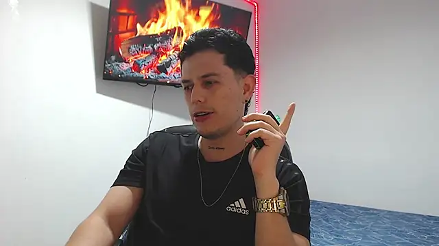 Snapshot of JUAN_CAMILOXXX chatting on 18, 4, 2026 JUAN CAMILOXXX online show from 18, 4, 2026
