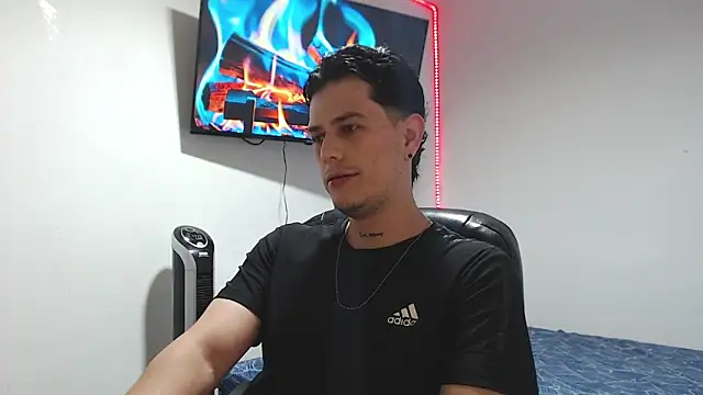 Snapshot of JUAN_CAMILOXXX chatting on 5, 5, 2026 JUAN CAMILOXXX online show from 5, 5, 2026