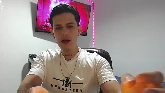 Snapshot of JUAN_CAMILOXXX chatting on 7, 5, 2026 JUAN CAMILOXXX online show from 7, 5, 2026