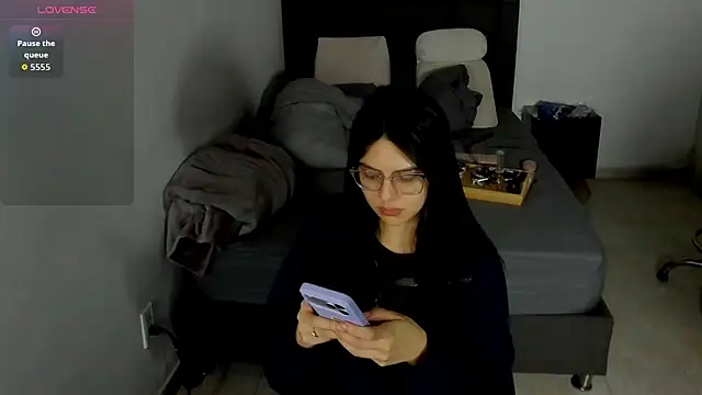 Cloebennet013 online show from 28, 4, 2026