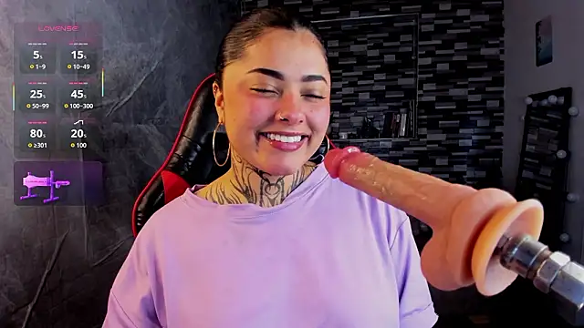 Snapshot of Sophiia_cherry chatting on 18, 3, 2026 Sophiia cherry online show from 18, 3, 2026