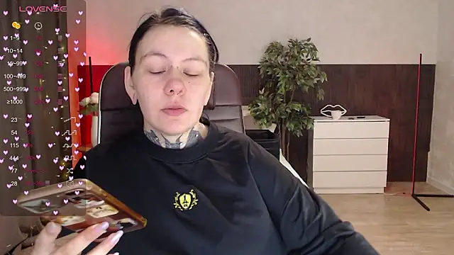 Snapshot of Qwerty_Anna_Lbo chatting on 13, 3, 2026 Qwerty Anna Lbo online show from 13, 3, 2026