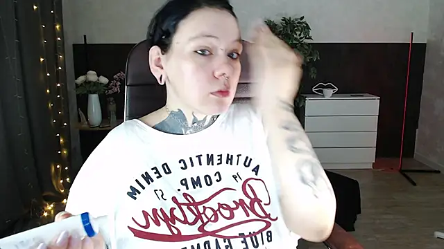 Snapshot of Qwerty_Anna_Lbo chatting on 14, 3, 2026 Qwerty Anna Lbo online show from 14, 3, 2026