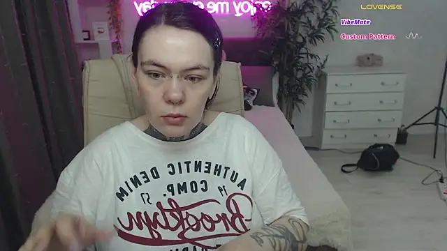 Snapshot of Qwerty_Anna_Lbo chatting on 23, 3, 2026 Qwerty Anna Lbo online show from 23, 3, 2026