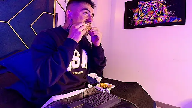 Dallas Whitee online show from 21, 3, 2026