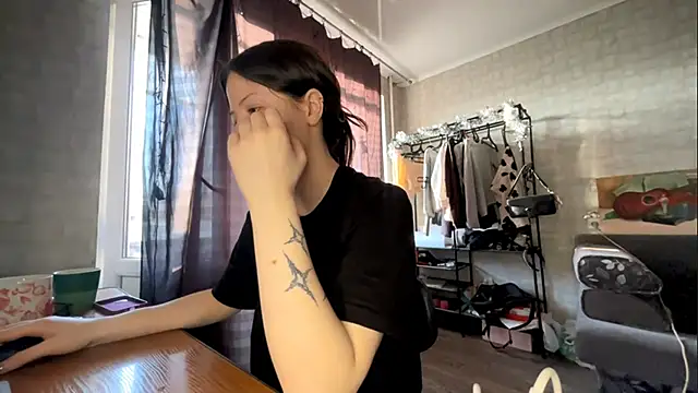 AnnyLadger online show from 1, 4, 2026