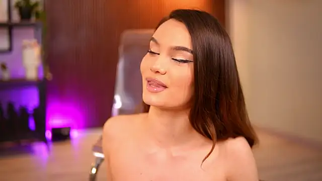 Lena Laurent online show from 11, 5, 2026