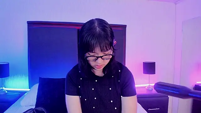 LilithBluum online show from 19, 6, 2026