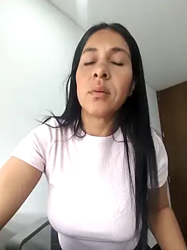 Camillemonroe  online show from 16, 4, 2026