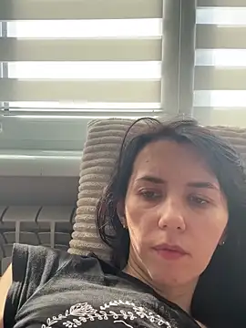 Oliviyaa kiss  online show from 15, 3, 2026