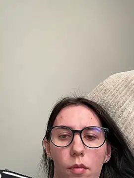 Oliviyaa kiss  online show from 17, 3, 2026