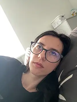 Oliviyaa kiss  online show from 19, 3, 2026