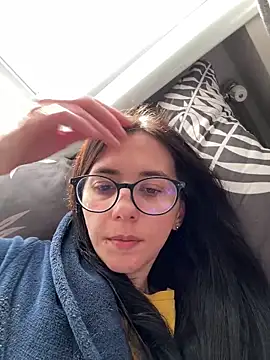 Oliviyaa kiss  online show from 22, 3, 2026